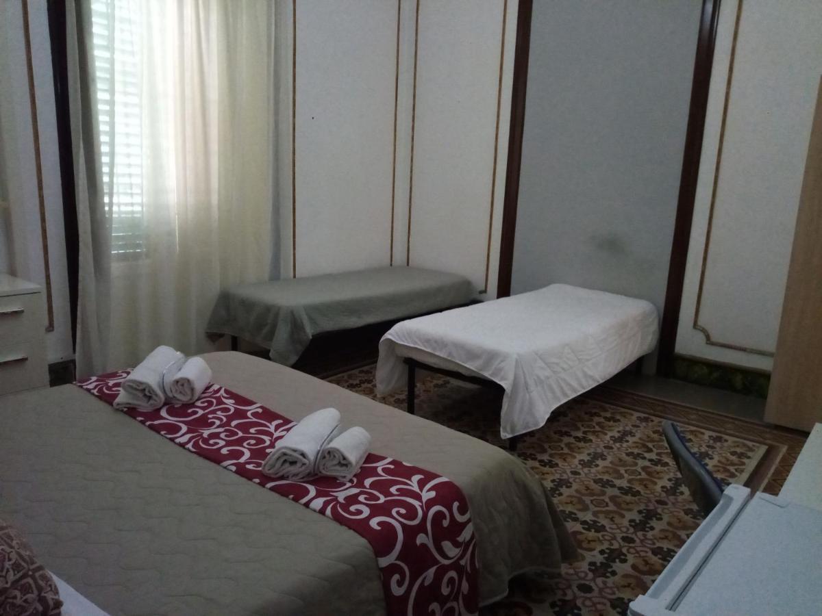 Locami Palermo Centro Rooms Luaran gambar